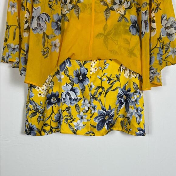White House Black Market Blouse Yellow Satin Size Small - Picture 8 of 11